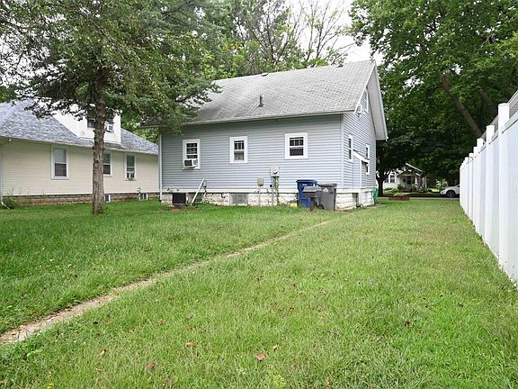 2nd image of 716 3rd Ave E