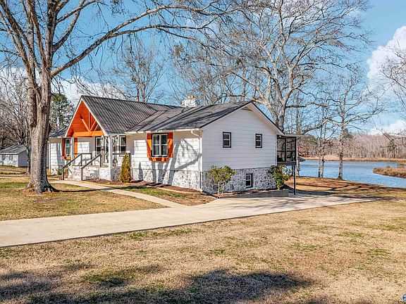 2nd image of 351 Canoe Creek Rd