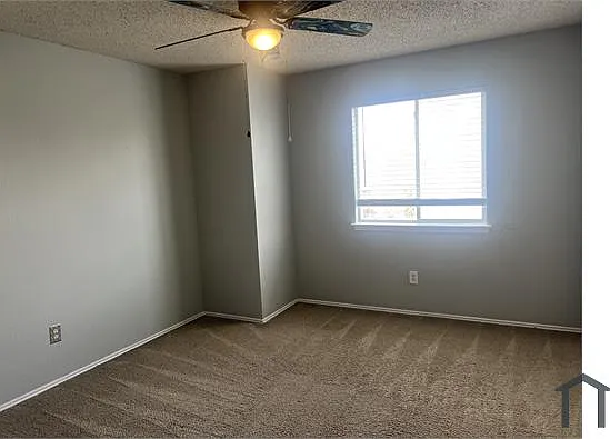 1538 Thornhill Ln — Photo 16