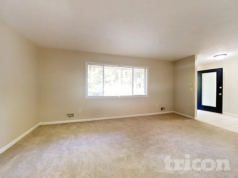 543 Barbashela Cir — Photo 3