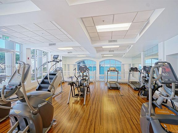 5th image of 808 Brickell Key Dr APT 3702