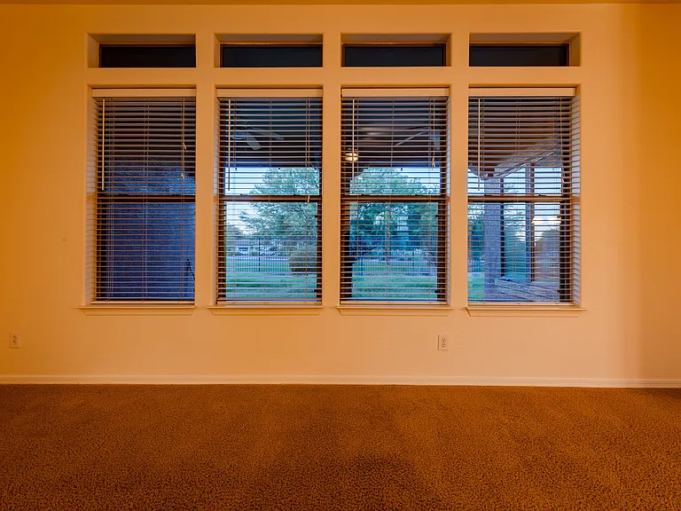 562 E Janet Way — Photo 14