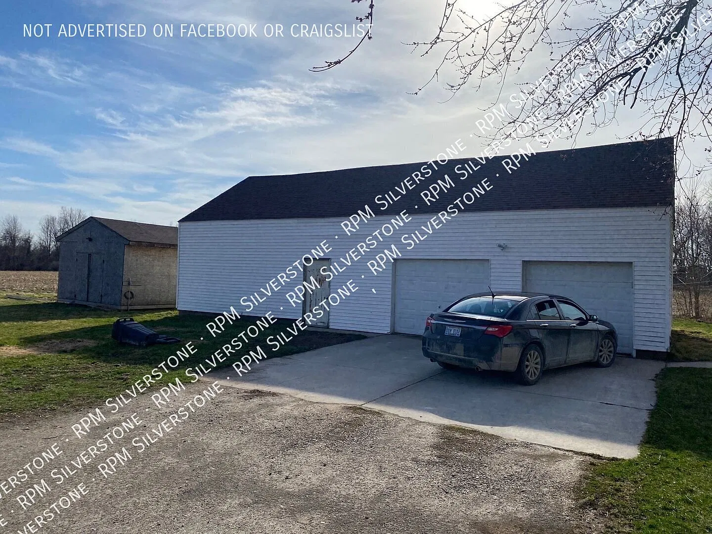 3 Bed, 1 Bath on Acres of Land with Workshop — Photo 4