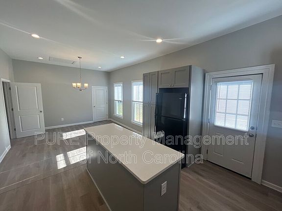5th image of 608 S Yadkin Ave