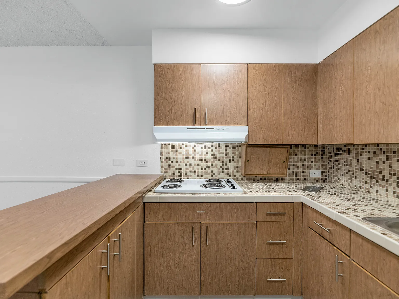 The Phoenix Apartments on 6th Avenue — Photo 3