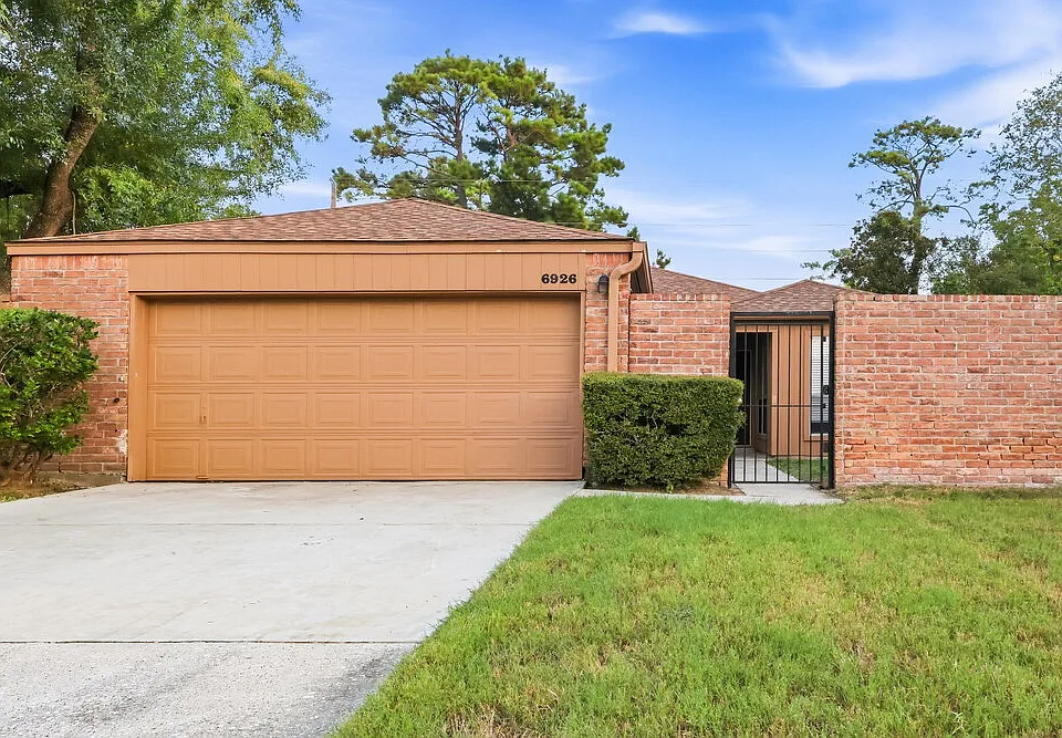 6926 Bullinger Dr