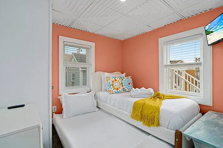 61 Central Ave — Photo 15