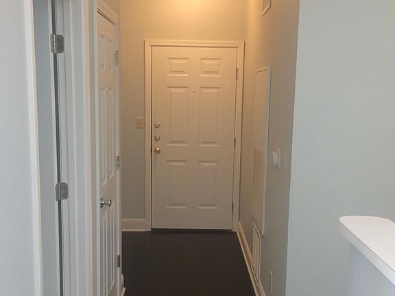 4th image of 1600 Long Grove Dr Unit 817