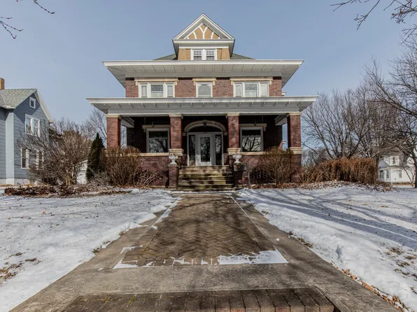 1200 Burlington St, Mendota, IL 61342