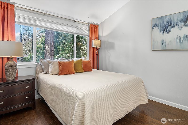 4th image of 9165 45th Avenue SW #6
