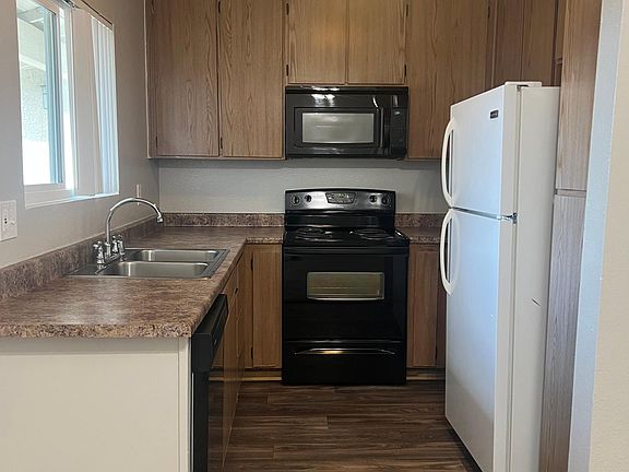 4th image of 1551 W Avenue J