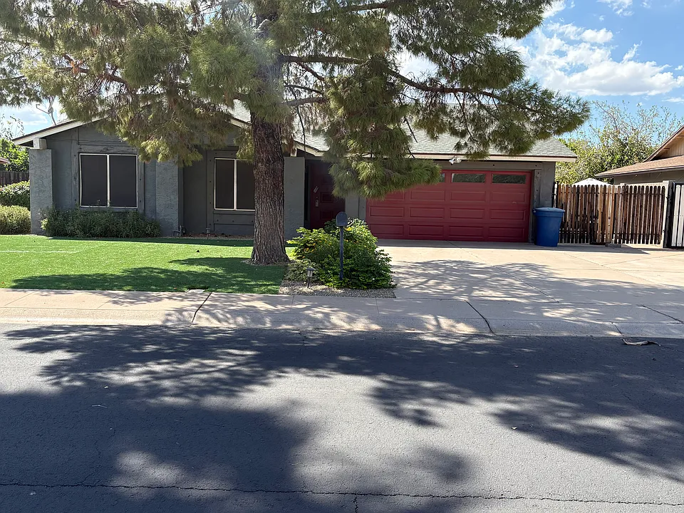 N Apollo Dr