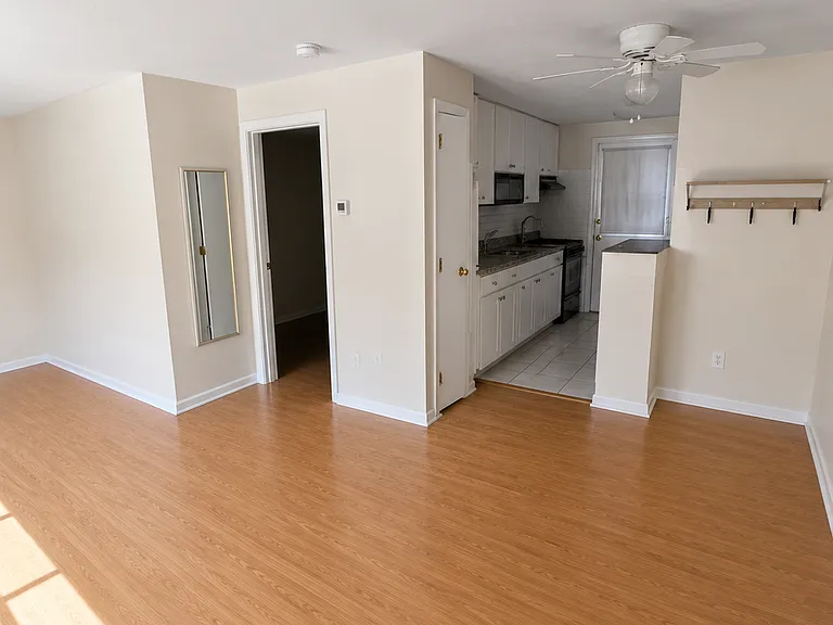 17 Burlington St #1 — Photo 2