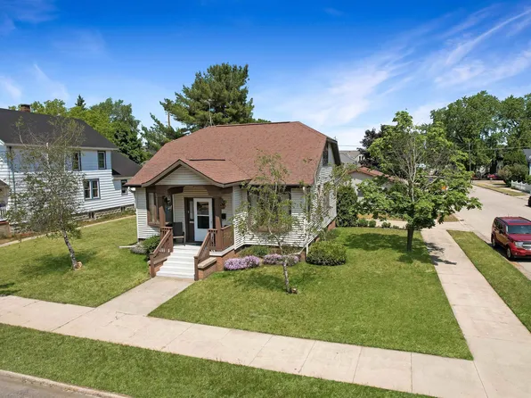 1200 17th Ave, Menominee, MI 49858