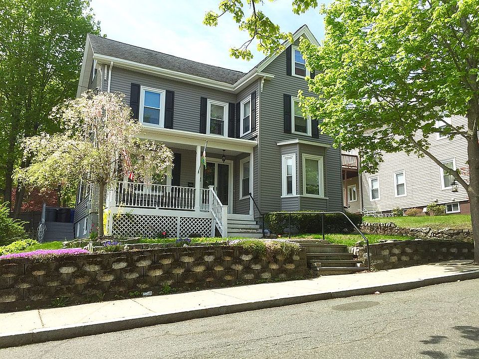 2nd image of 52 Lyle St