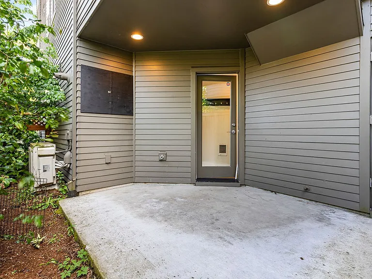 1217 N Morgan St — Photo 18