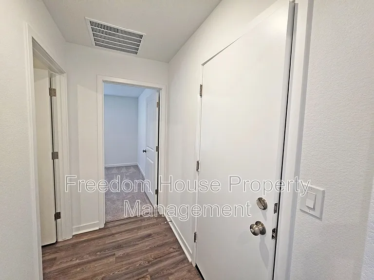 663 E Huyana Wind Dr — Photo 20