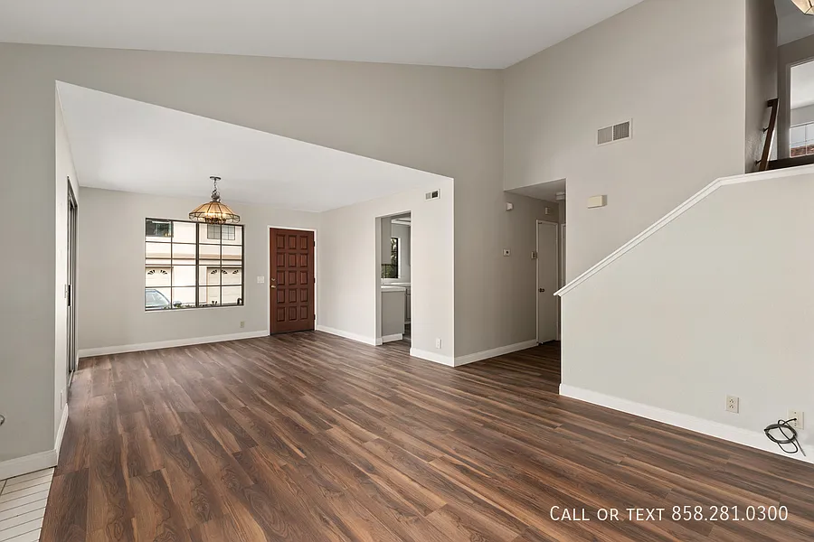 Move-In Ready 3-Bedroom Townhome in the Heart of University City — Photo 4