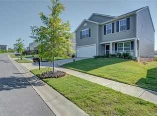 2906 Easton Knoll Dr, Dallas, NC 28034