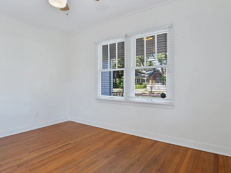 2 W Yale St — Photo 15
