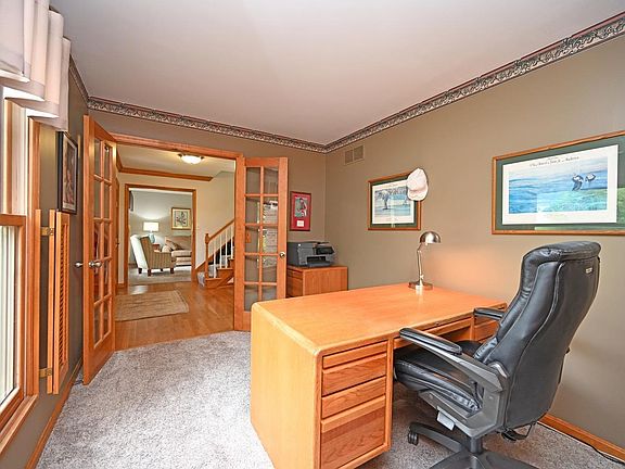 5th image of 134 Lakefield Dr
