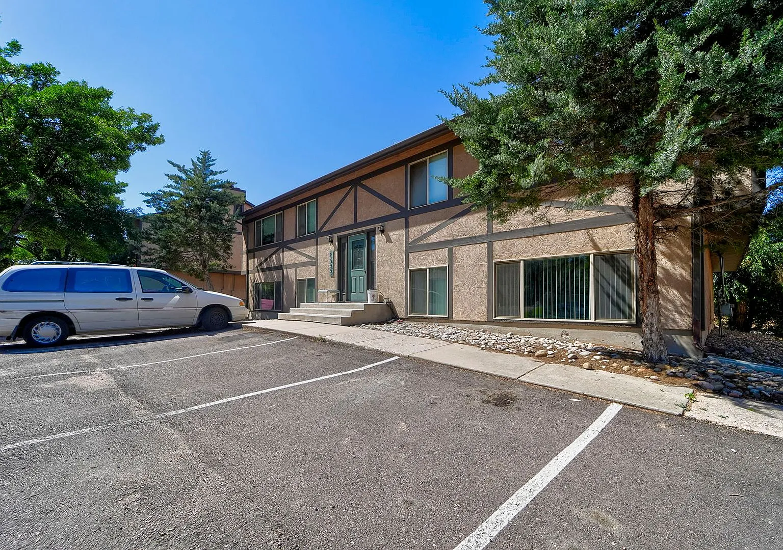 Manitou Blvd 1485 — Photo 3