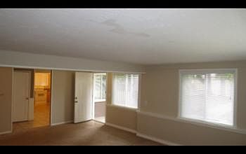 5th image of 10515 Ashworth Ave N