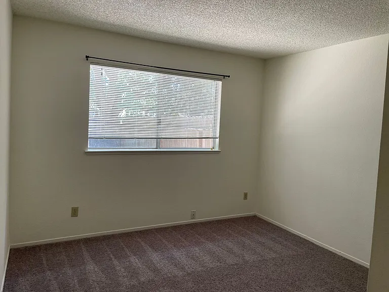 4830 Suncrest Way — Photo 11