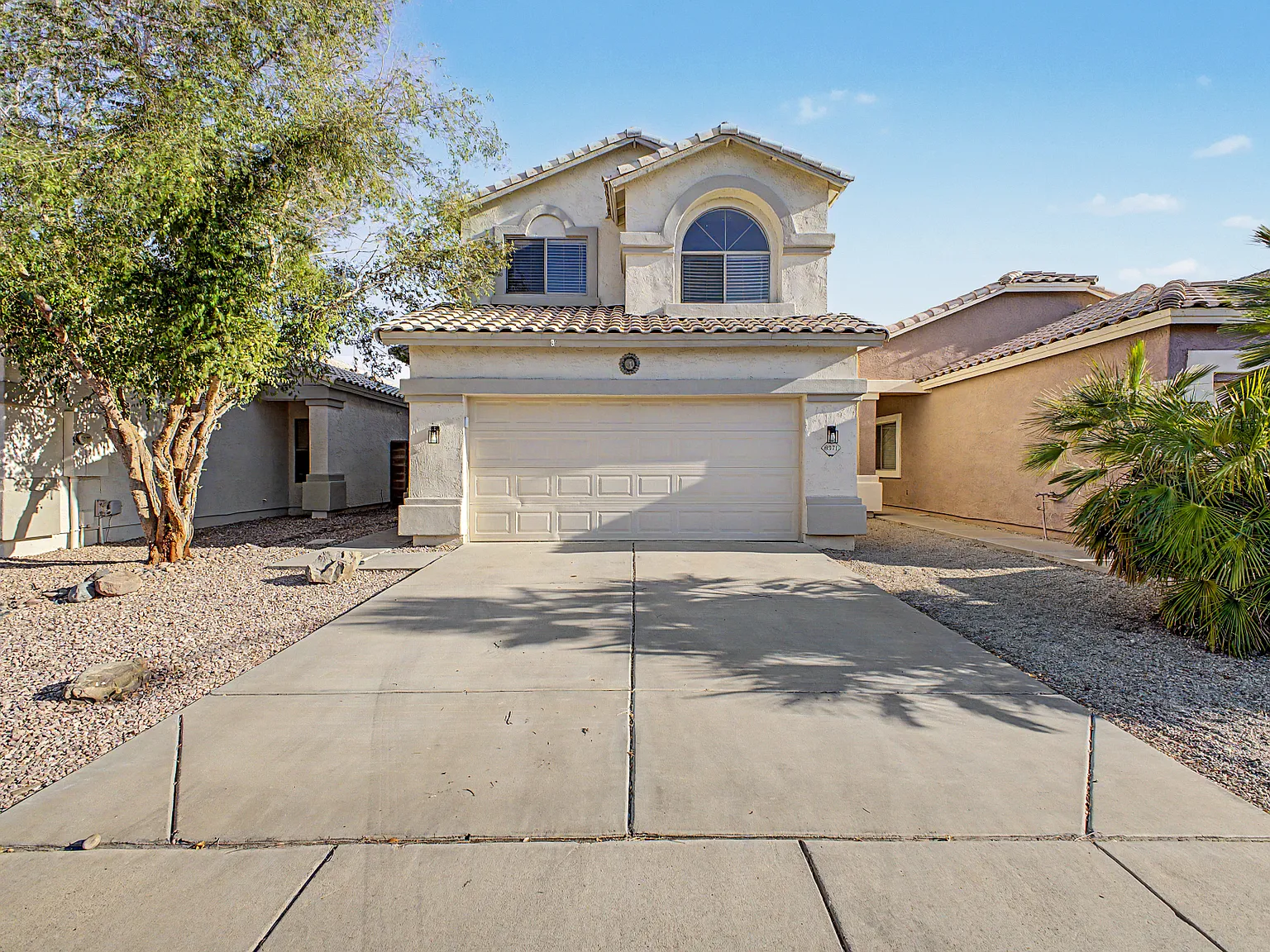 3 bed, 2.5 bath, 1557 sqft, $1,995 — Photo 1
