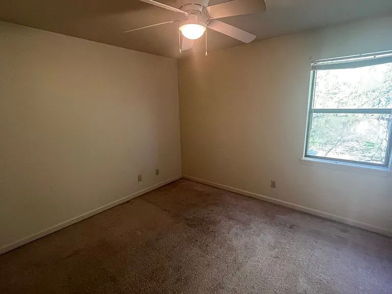 605 N Greenwich Ave — Photo 11