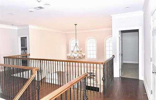 585 Cliftwood Ct — Photo 27