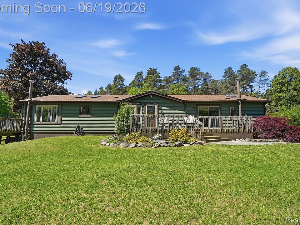 1st image of 3167 Roods Lake Rd