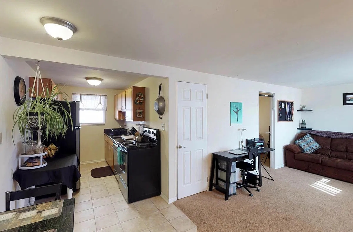 919 Denison Ave — Photo 2