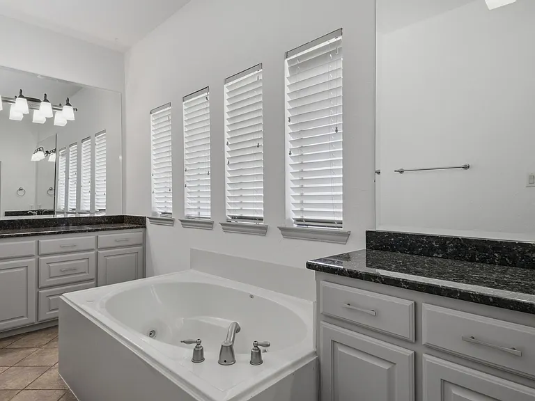 11907 Bamberg Ln — Photo 24