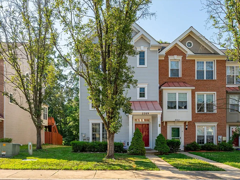 2209 Commissary Cir #284