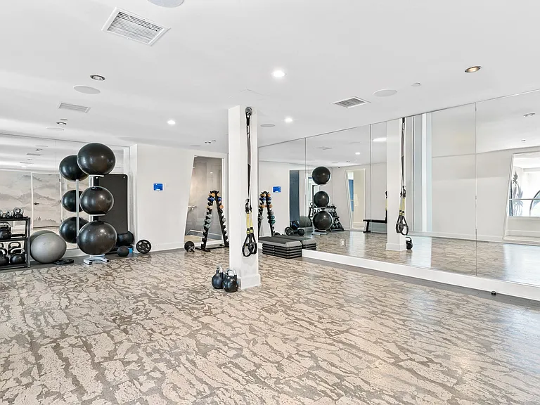 IMT Laguna Niguel — Photo 21