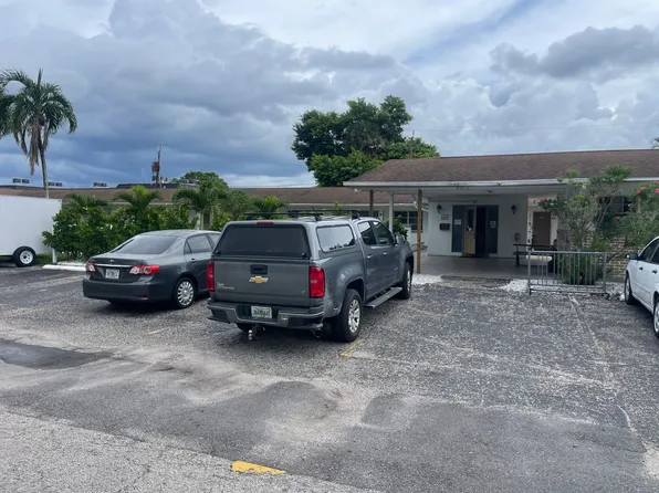 4913, 4913 Vincennes Ct #20, Cape Coral, FL 33904