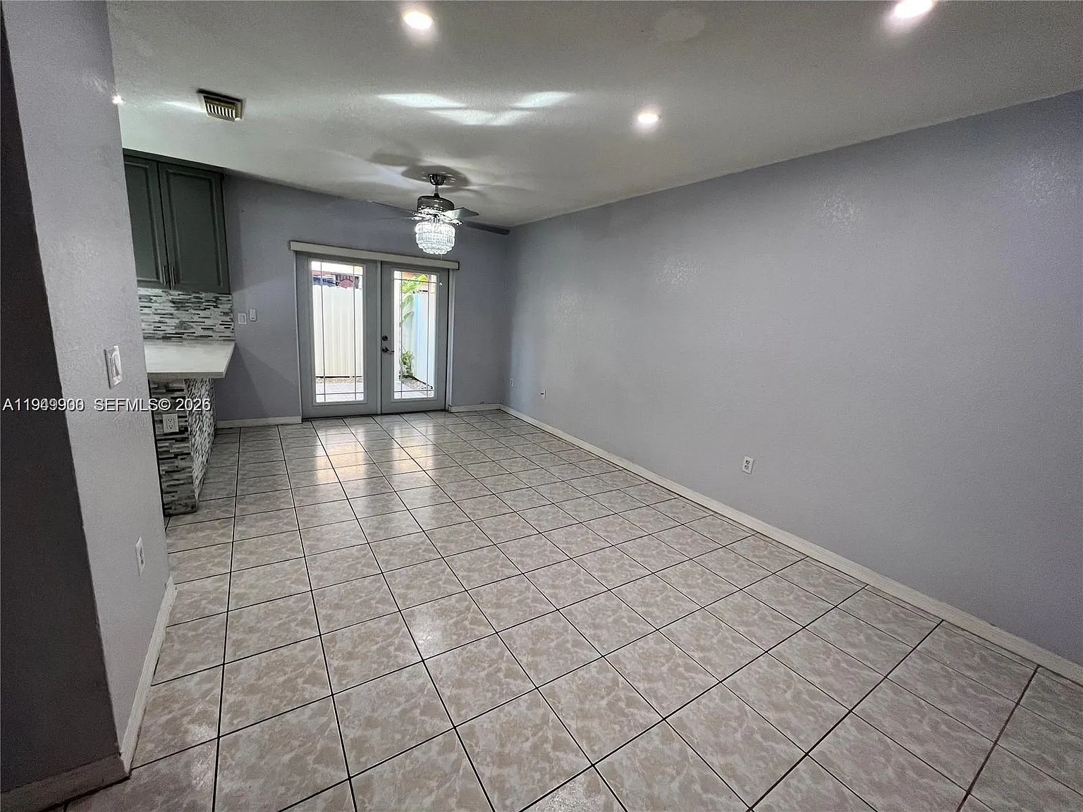 3 bed, 1200 sqft, $2,850 — Photo 3