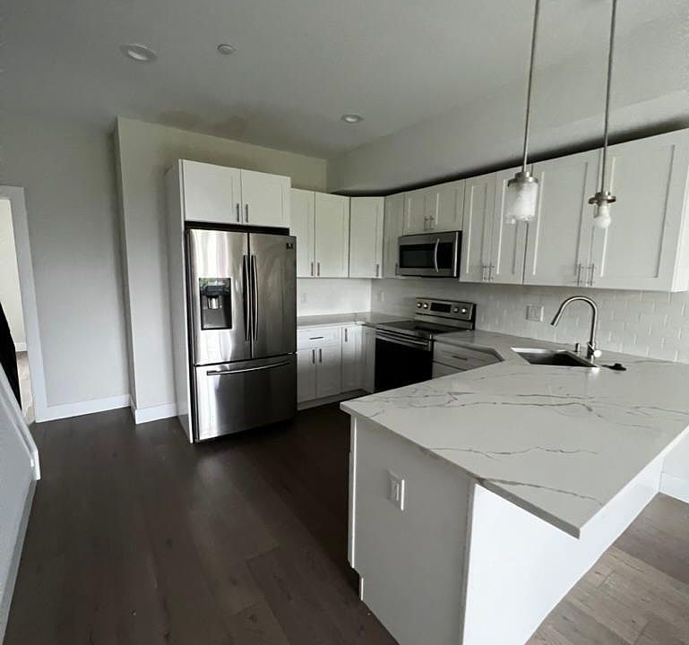1st image of 428 W Norris St #2