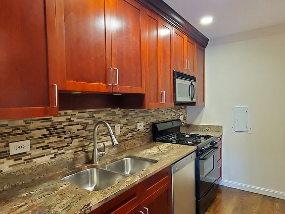 2nd image of 2418 N Kennicott Dr