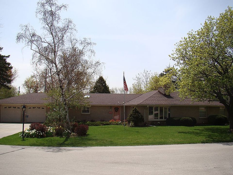 1st image of 226 W Alta Loma Cir