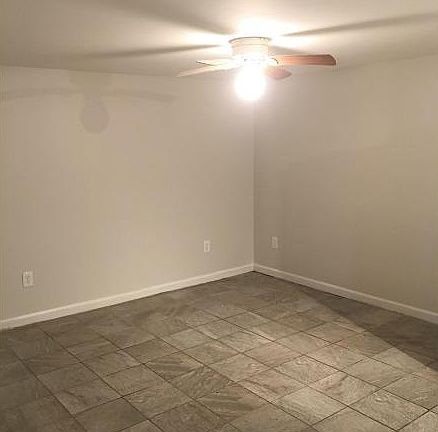 5th image of 133 Hadley Dr APT B