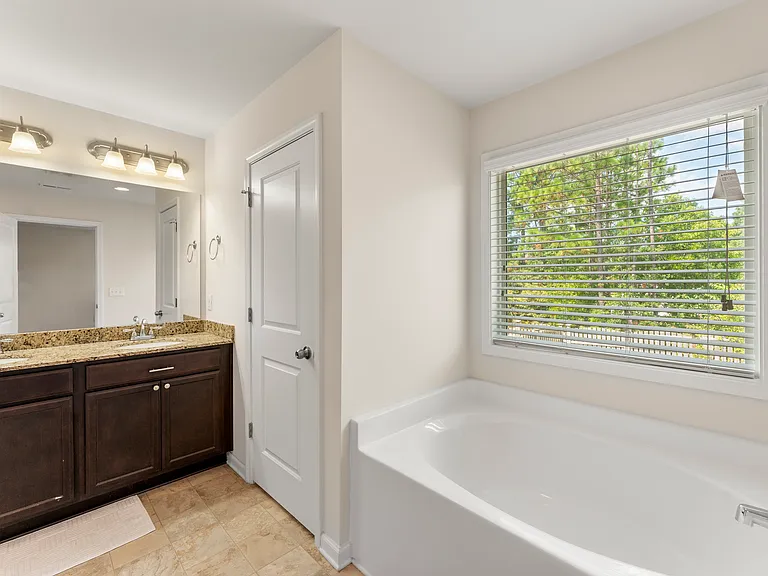 201 Ashewicke Dr — Photo 12