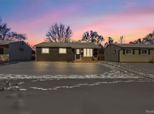 1273 Fall River Rd, Ypsilanti, MI 48198