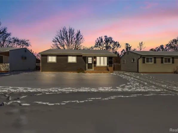 1273 Fall River Rd, Ypsilanti, MI 48198