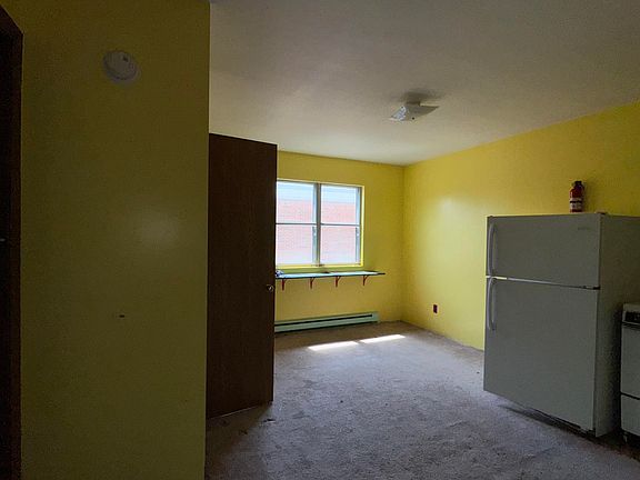 4th image of 605 W College St #9