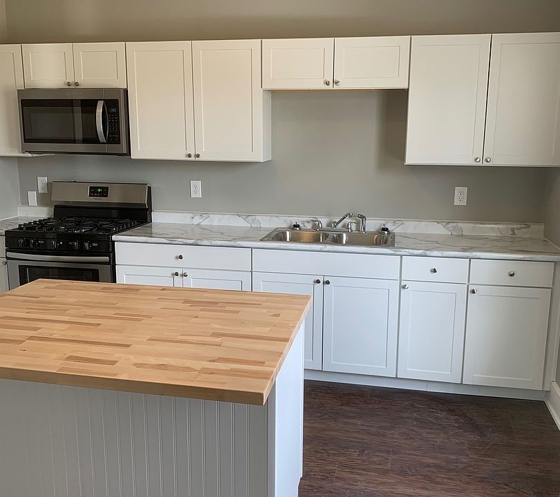 1st image of 360 E Walnut St APT 01
