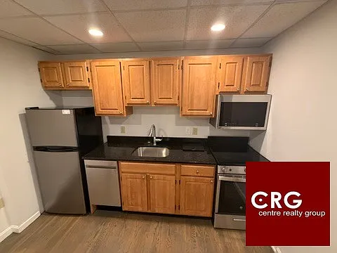 2 bed, 1.0 bath, $3,250 — Photo 3