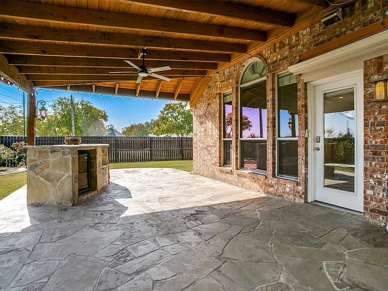 7800 Harvest Hill Rd — Photo 16