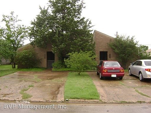 1st image of 607 Navarro Dr